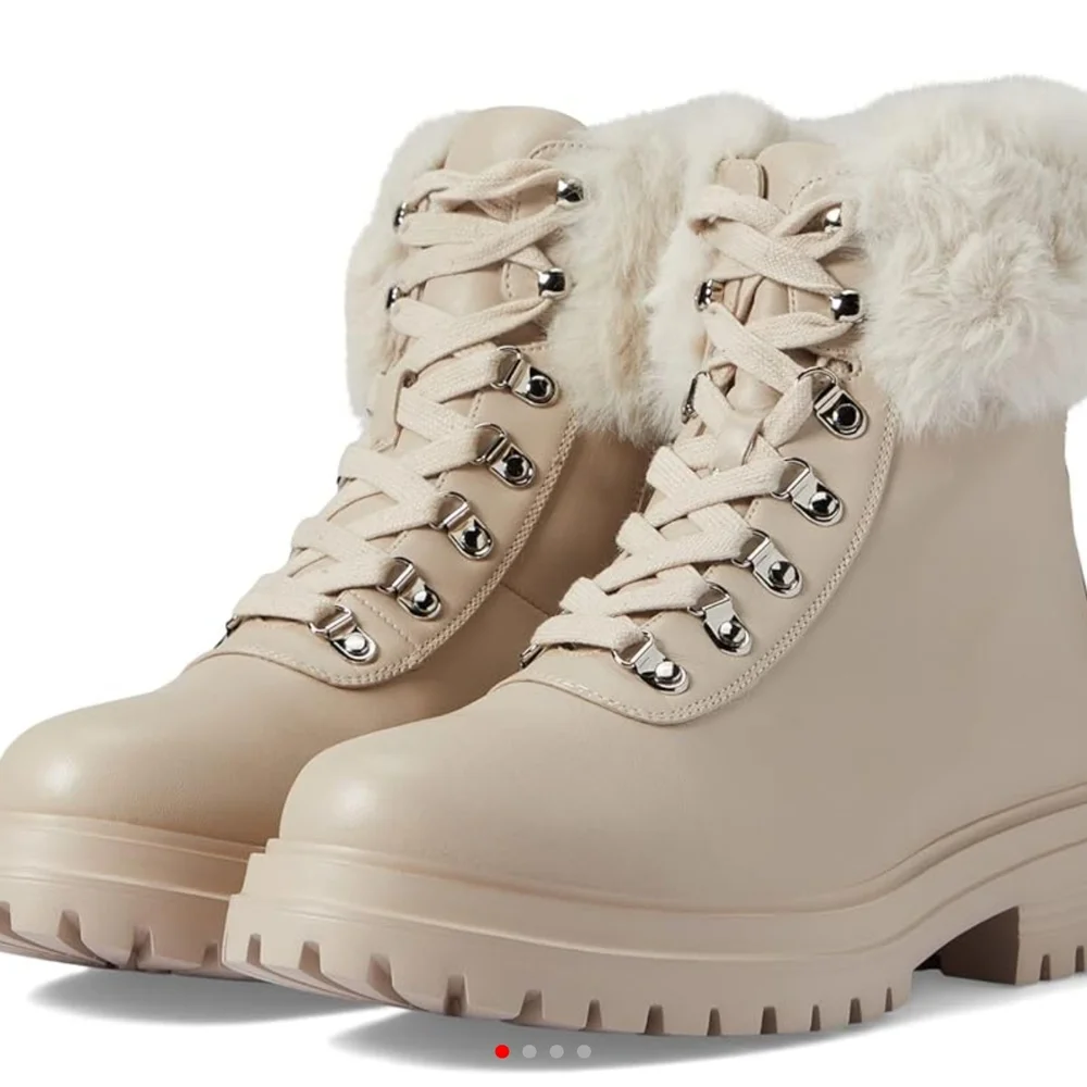 Vaneli Women's Soft Beige Leather Faux Fur Ankle Bootie Boots Size 9